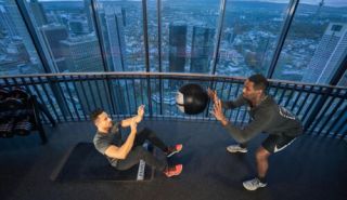 fitnessstudios im freien frankfurt PRIME TIME fitness MAIN TOWER