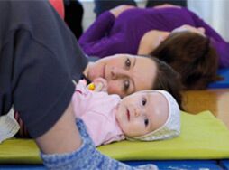 pilates aktivitaten mit babys frankfurt Geburtshaus Frankfurt e.V.